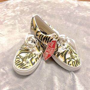 This is a size 8 Vans exclusive sneaker!